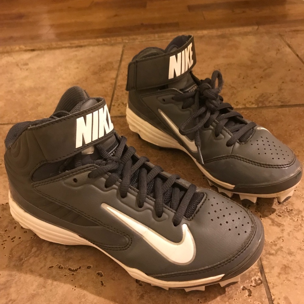 nike baseball cleats huarache youth 3.5Y